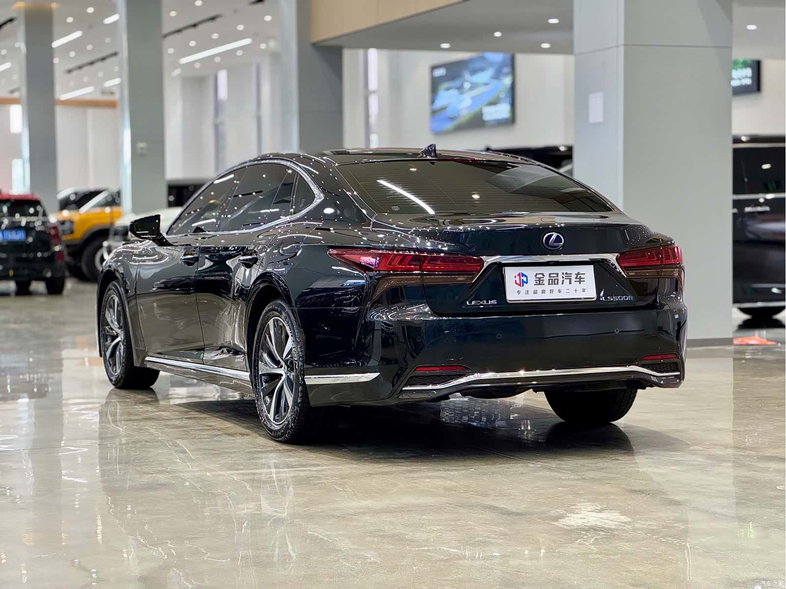 Lexus LS, 2021 4