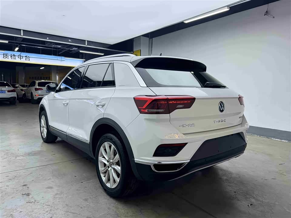 Volkswagen T-ROC exploring Songs