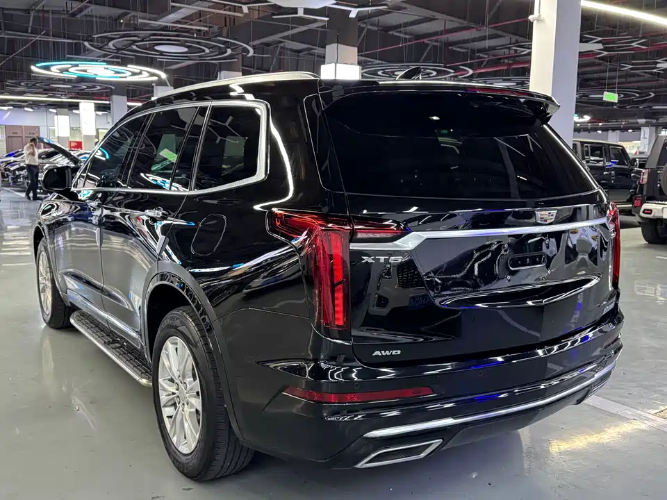 Cadillac XT6