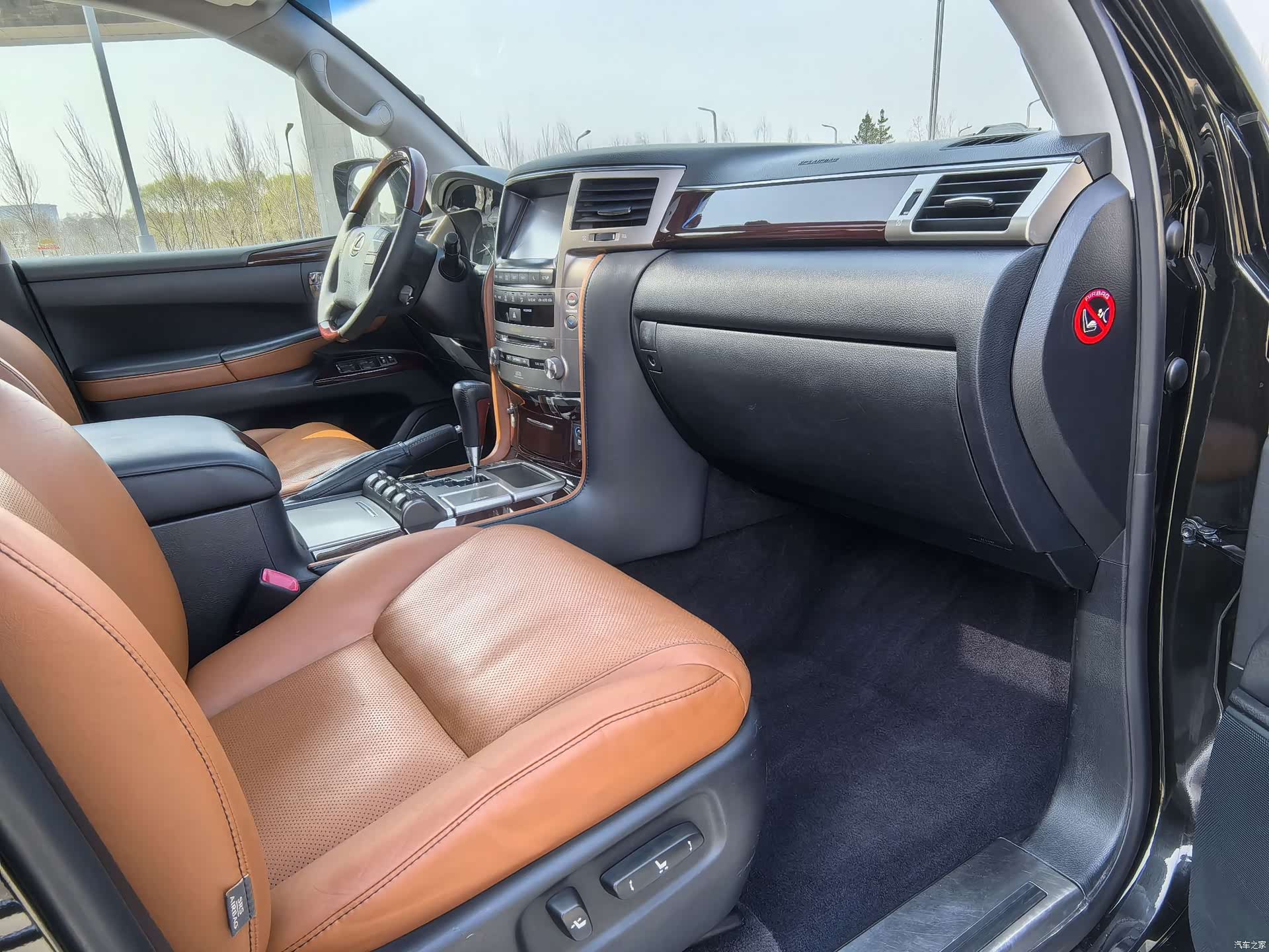 Lexus LX, 2013 13