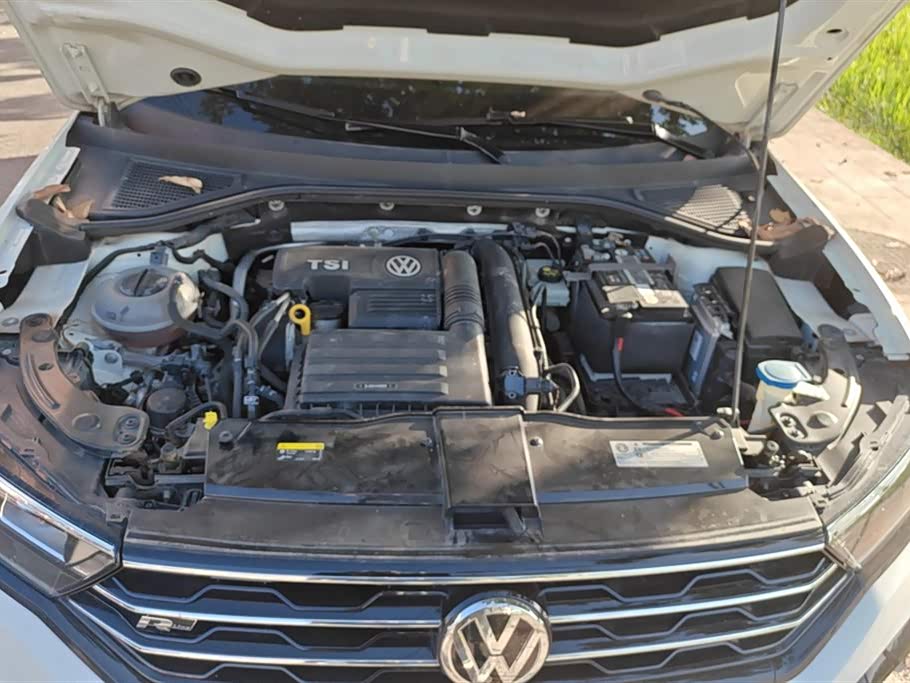 Volkswagen T-ROC exploring Songs