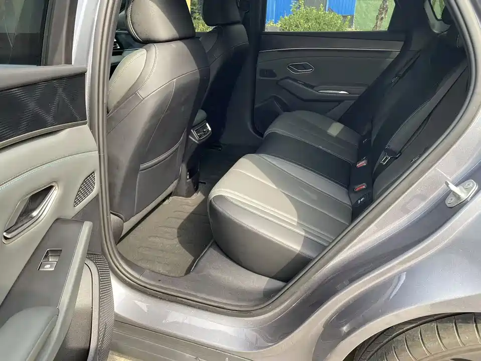 BYD Qin L