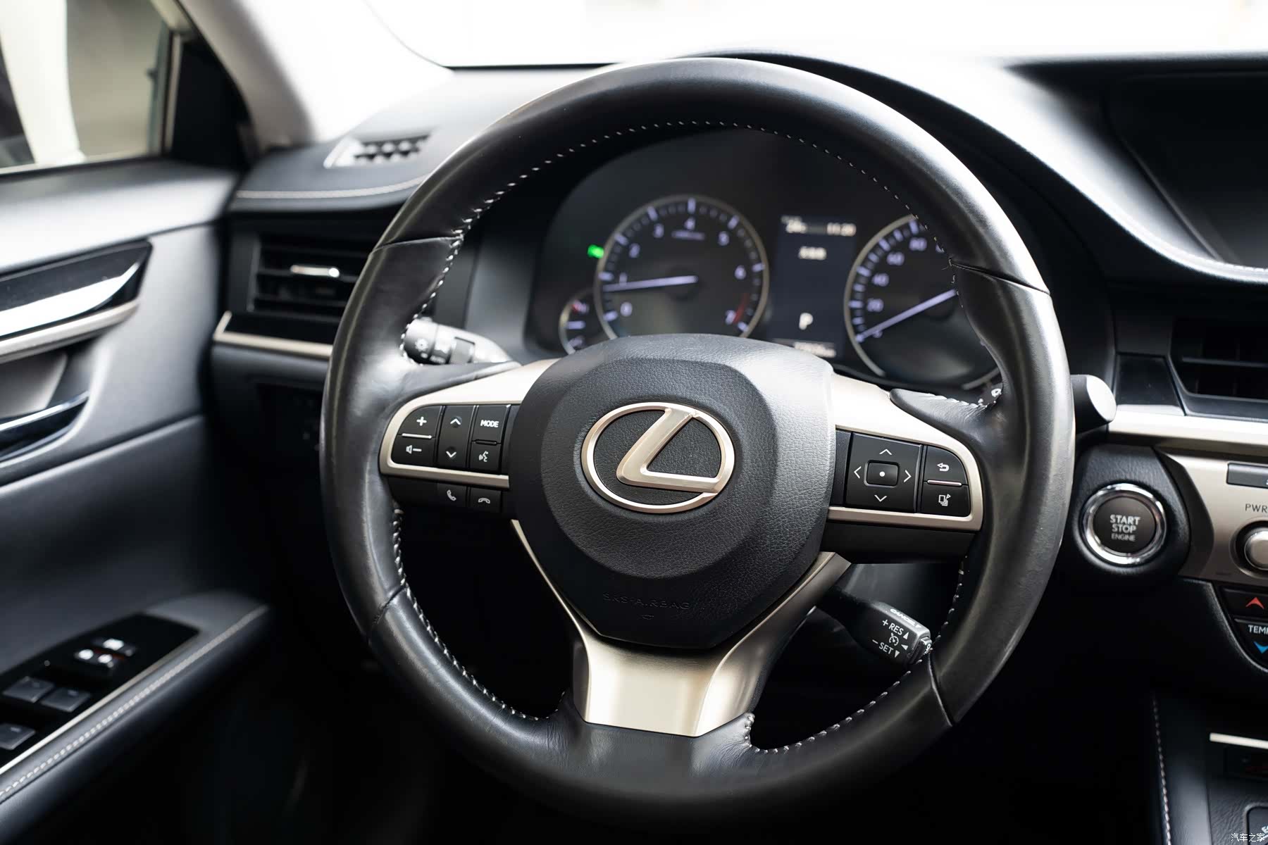 Lexus ES, 2018 7