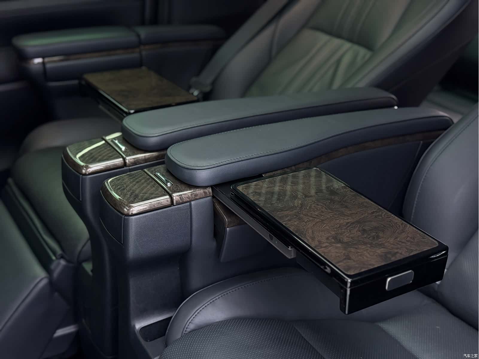 Toyota Vellfire, 2020 15