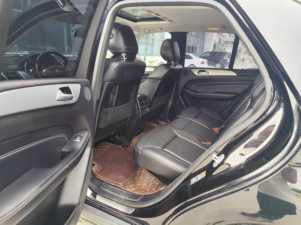 Mercedes-Benz M class