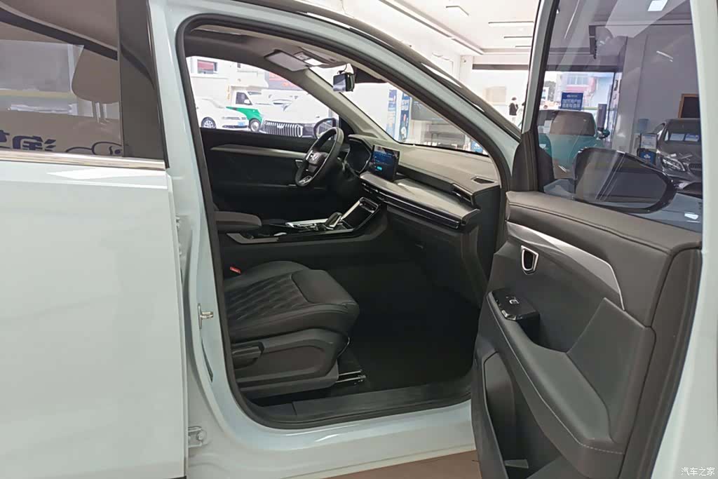 Wuling DHT, 2023 8