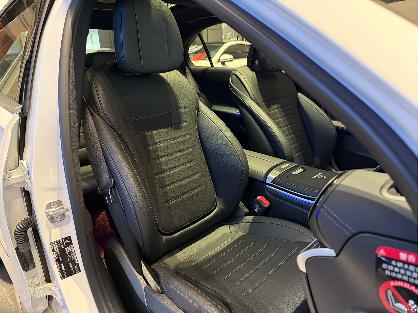 Mercedes-Benz C-Class, 2025 14