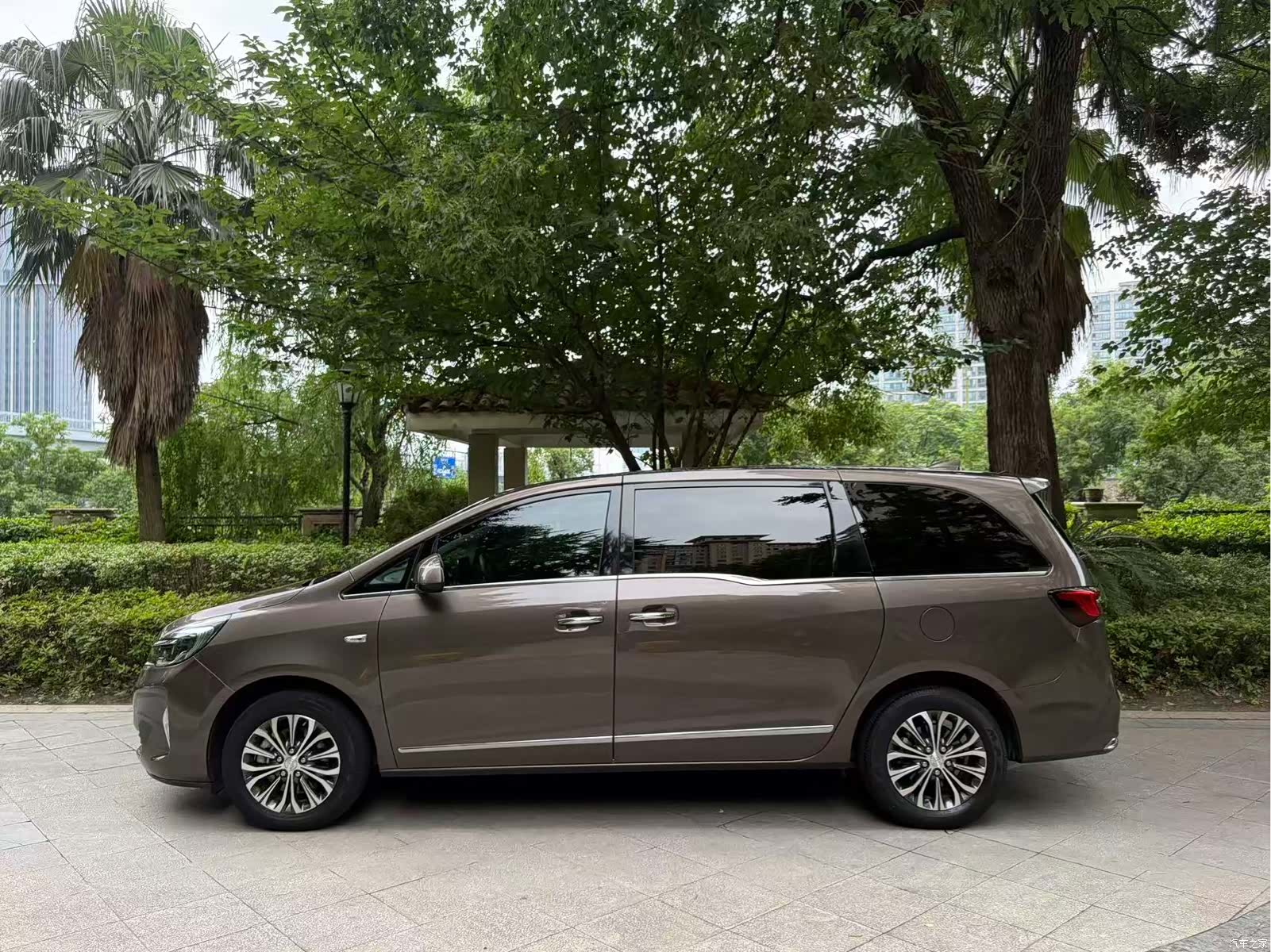 Buick GL8, 2021 4
