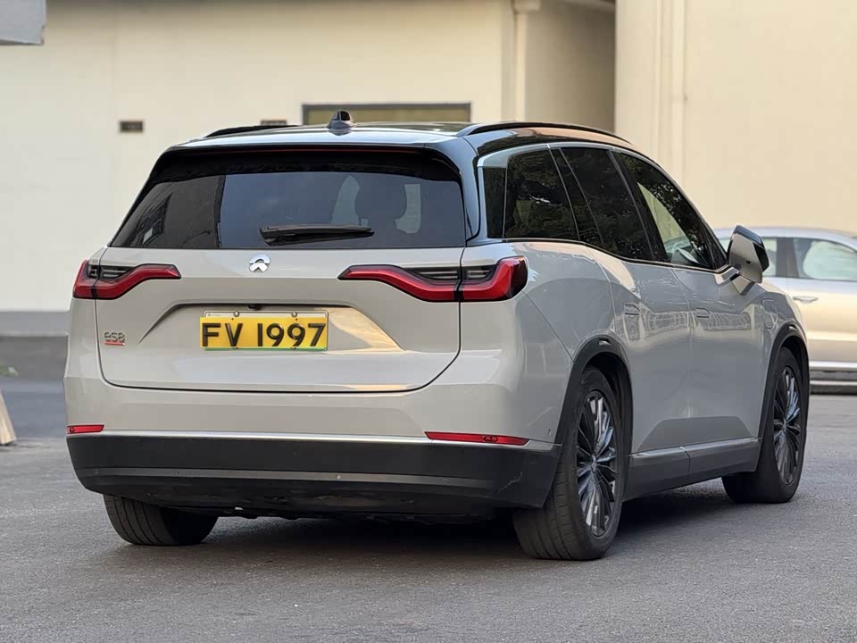 NIO ES8