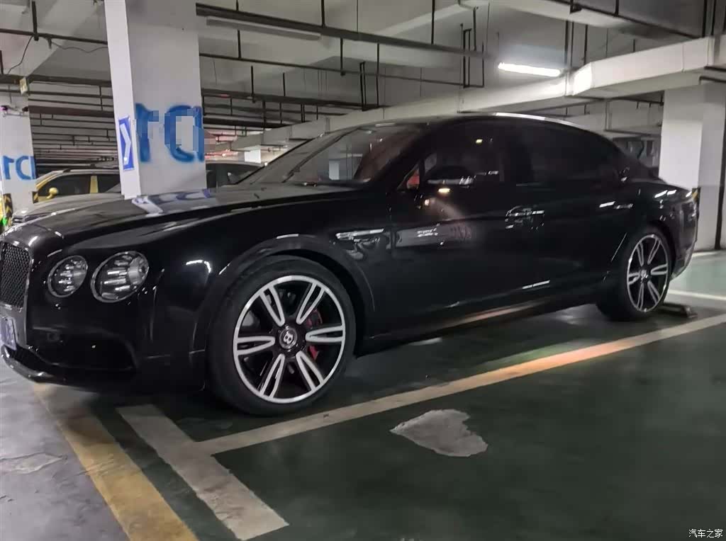 Bentley Flying Spur, 2017 1
