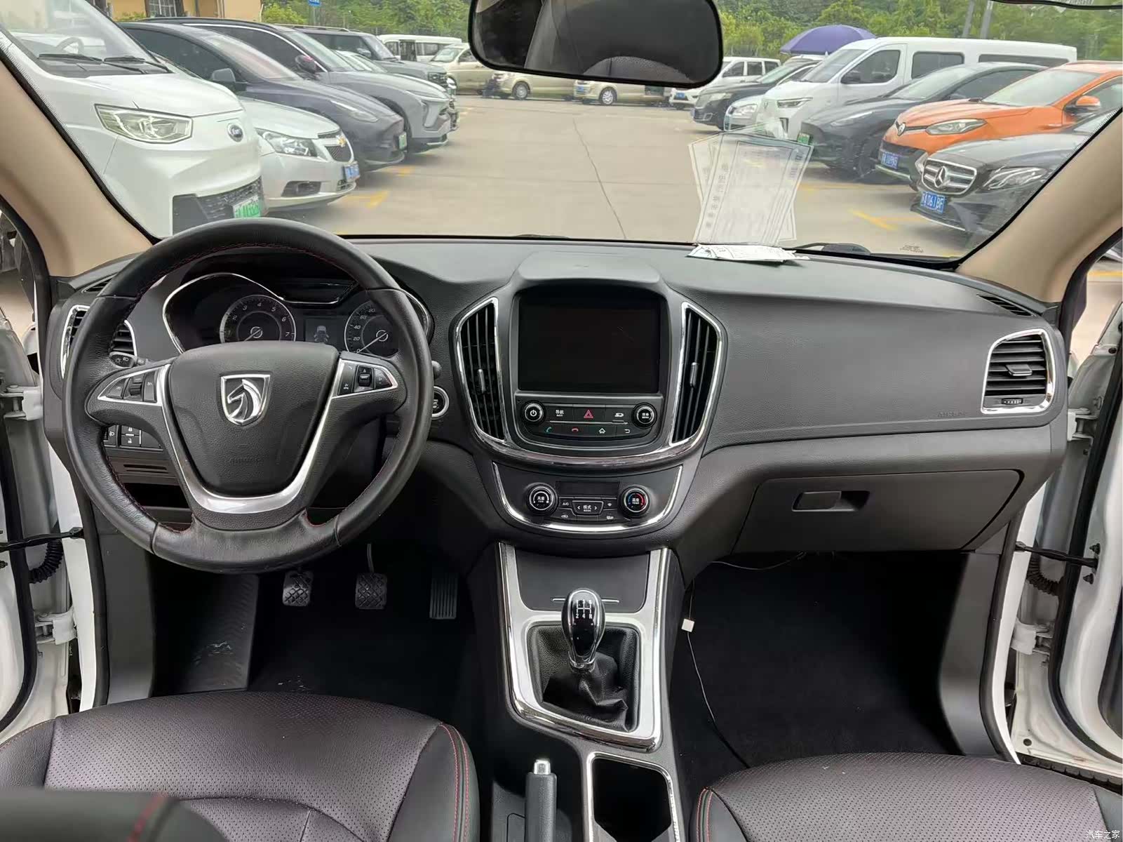 Wuling 560, 2016 6