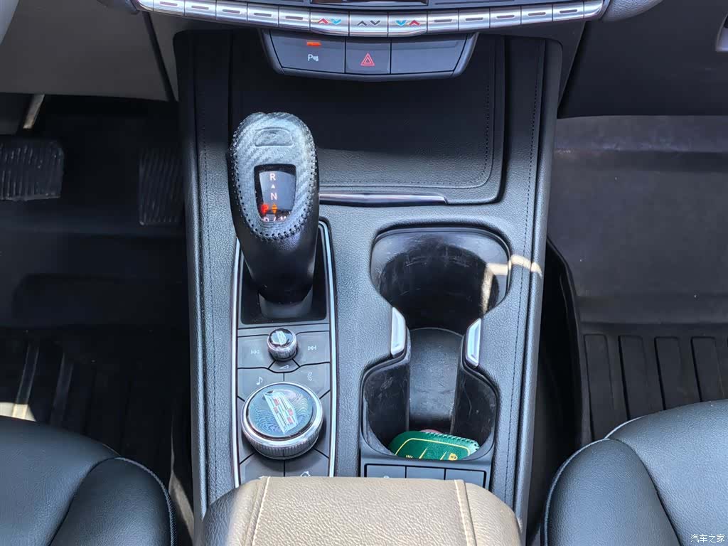 Cadillac XT4, 2022 14