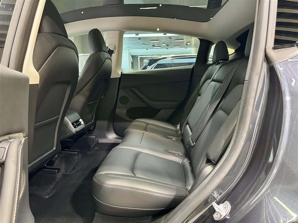Tesla Model Y, 2025 25