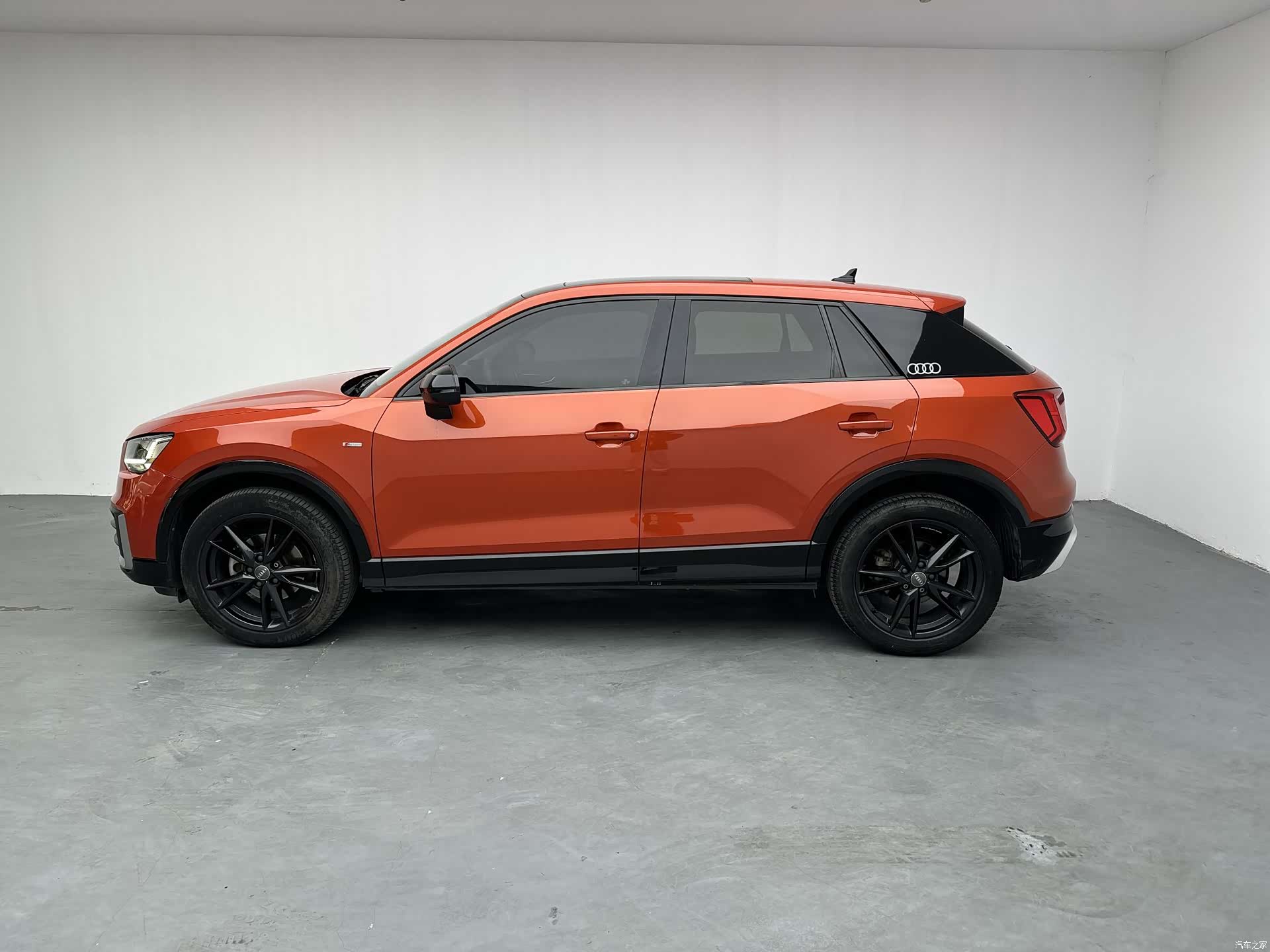 Audi Q2L, 2019 16