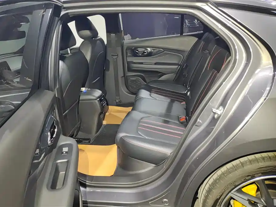 Trumpchi Shadow Leopard