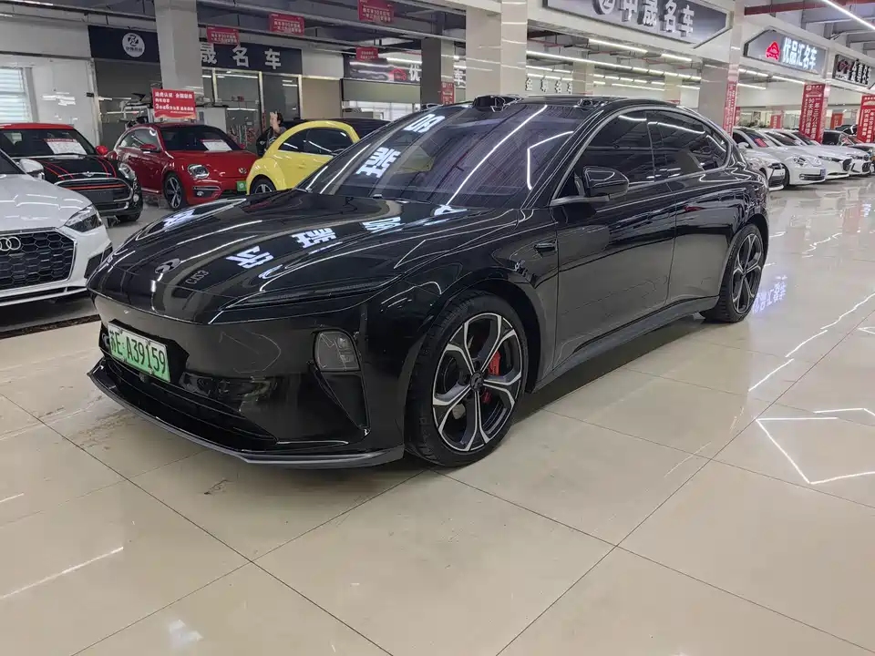 NIO ET5