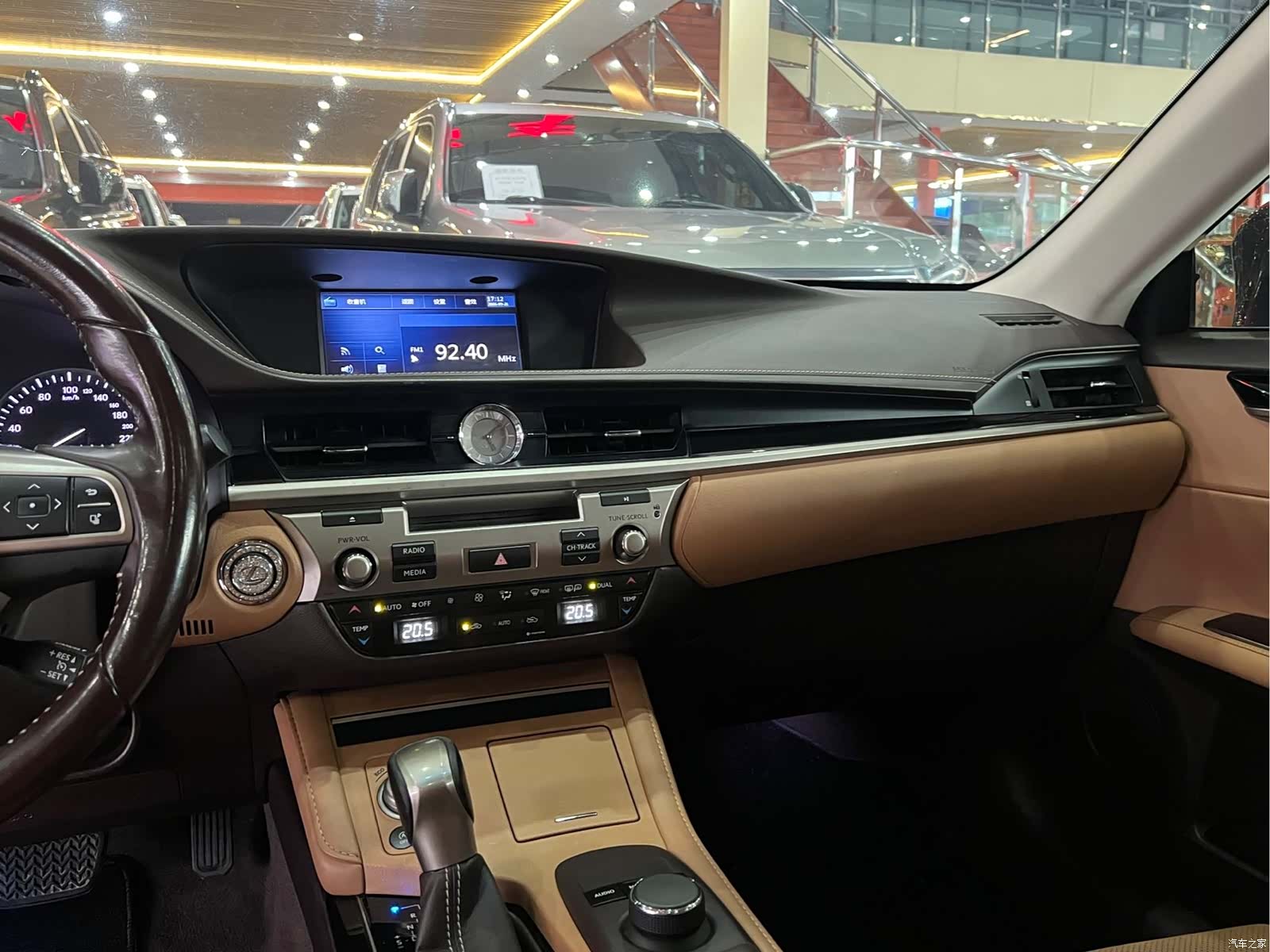 Lexus ES, 2015 13