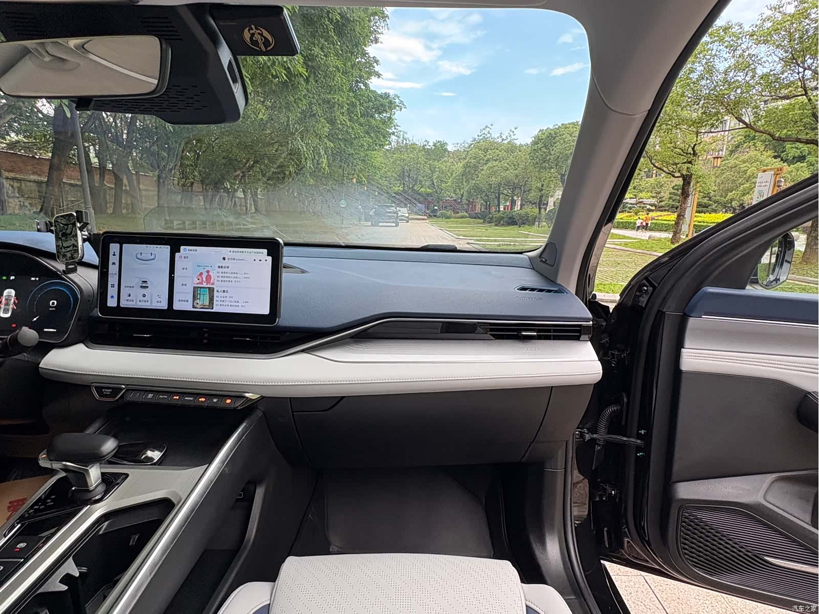 Geely Preface, 2022 12