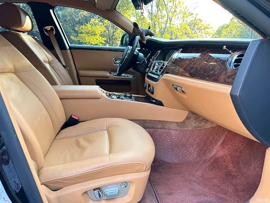 Rolls-Royce Ghost, 2015 10