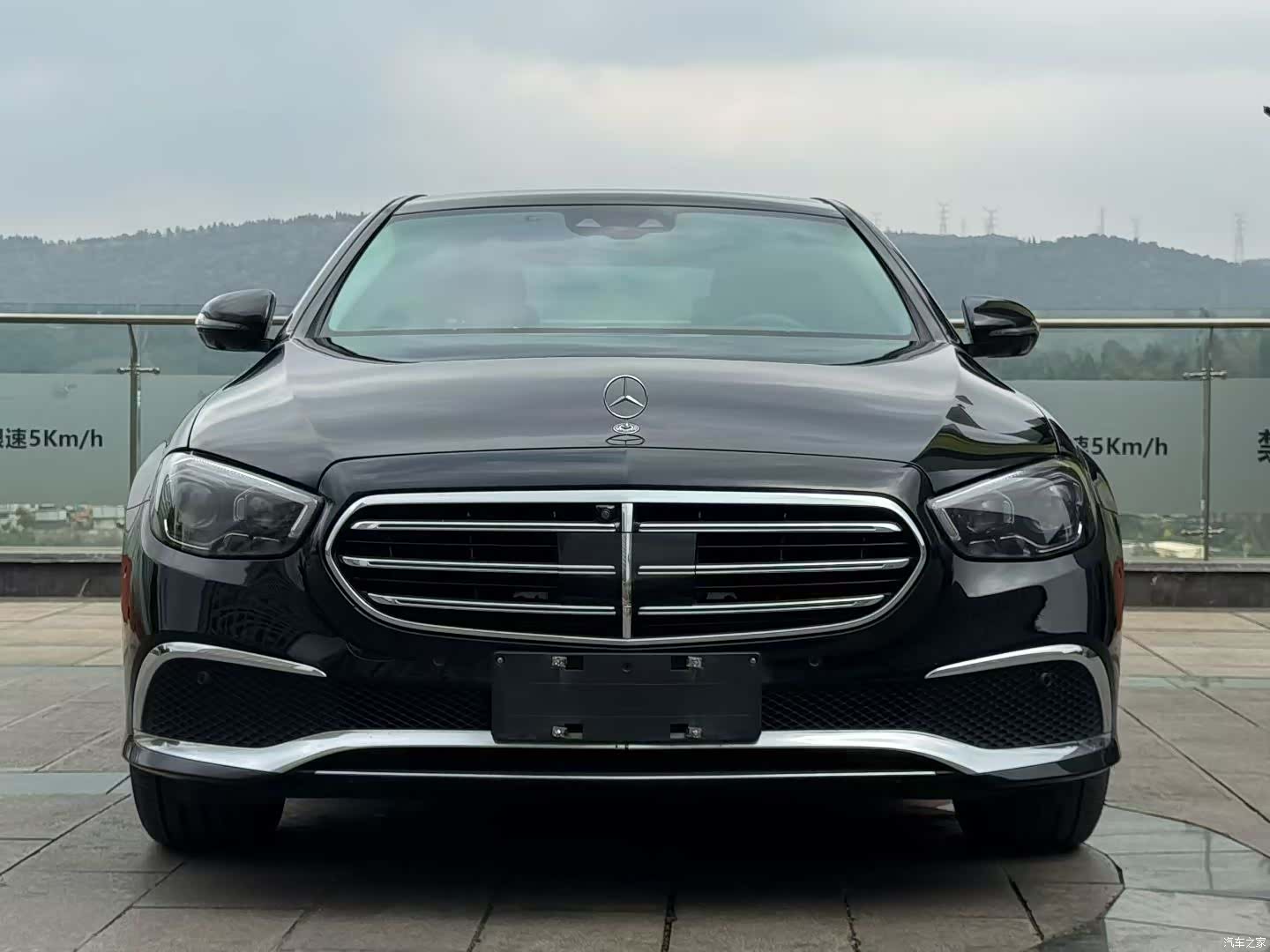 Mercedes-Benz E-Class, 2022 3