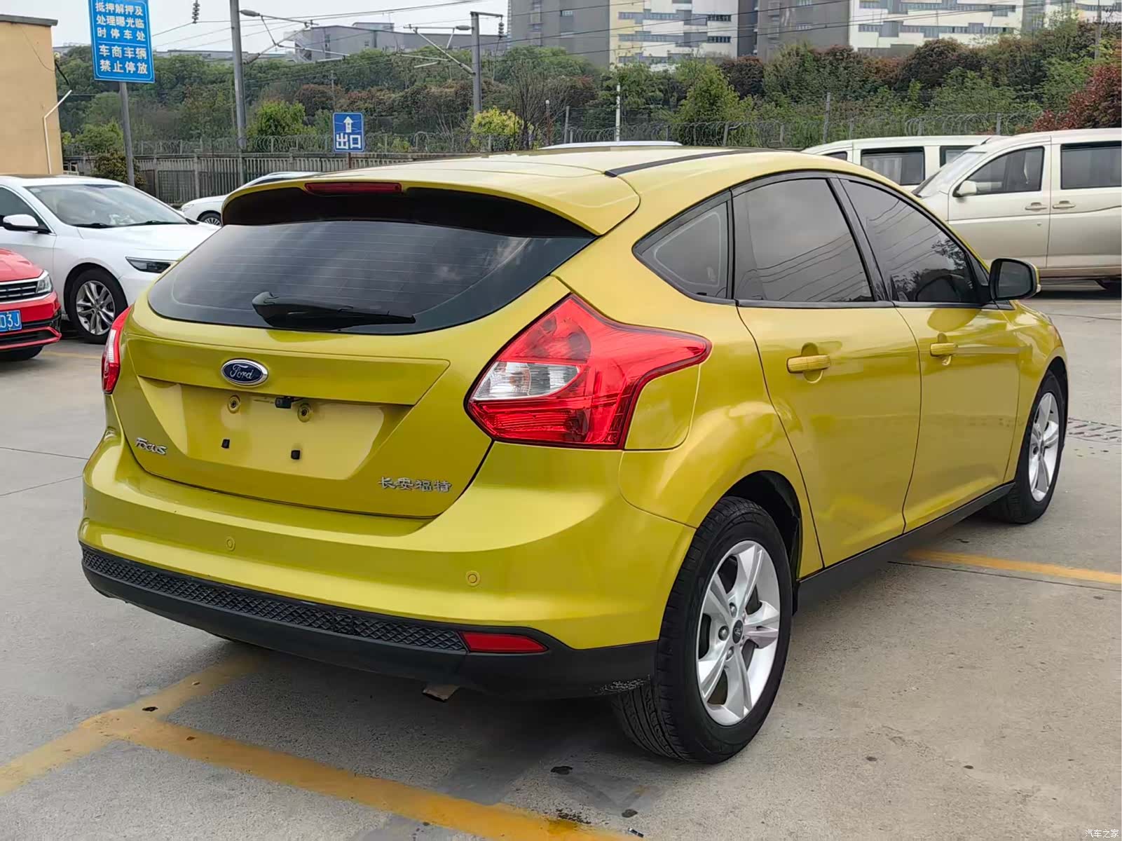 Ford Focus, 2014 9