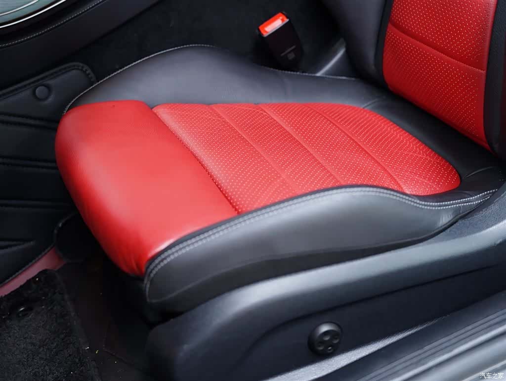 Mercedes-Benz E-Class, 2024 23