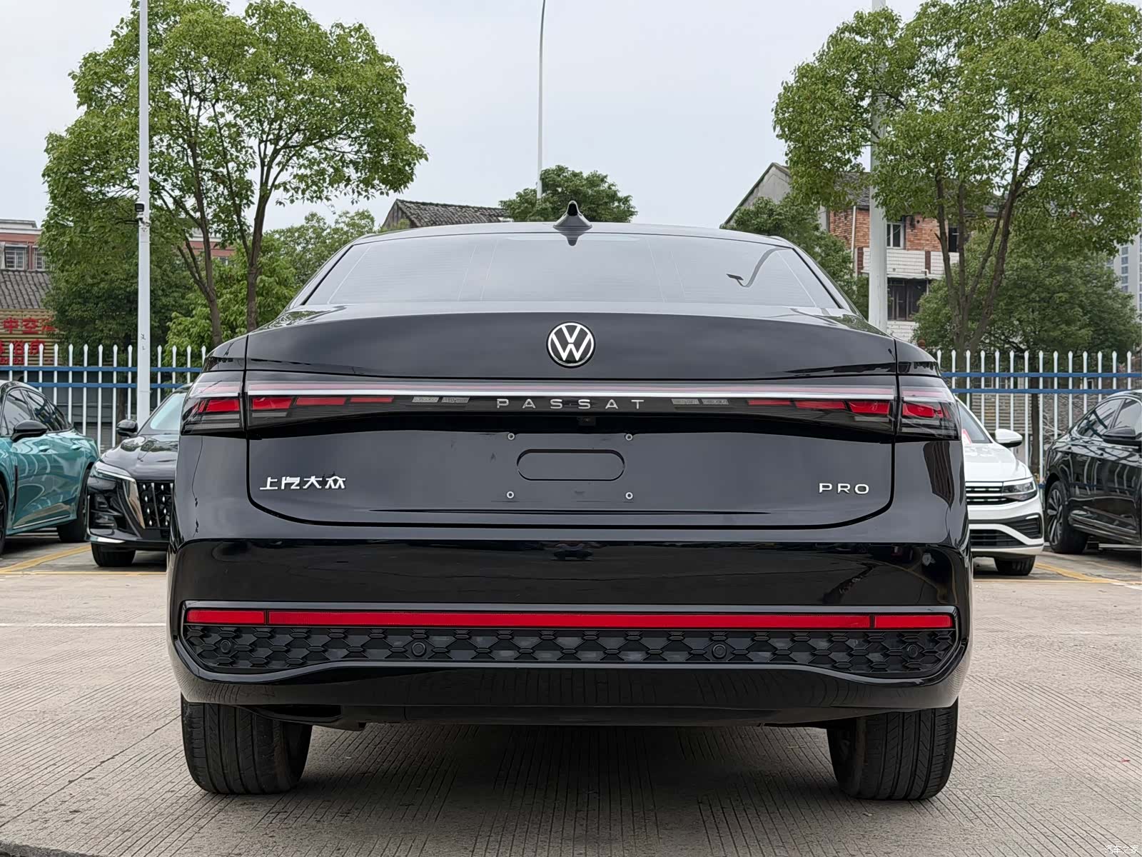 Volkswagen Passat, 2025 все фото