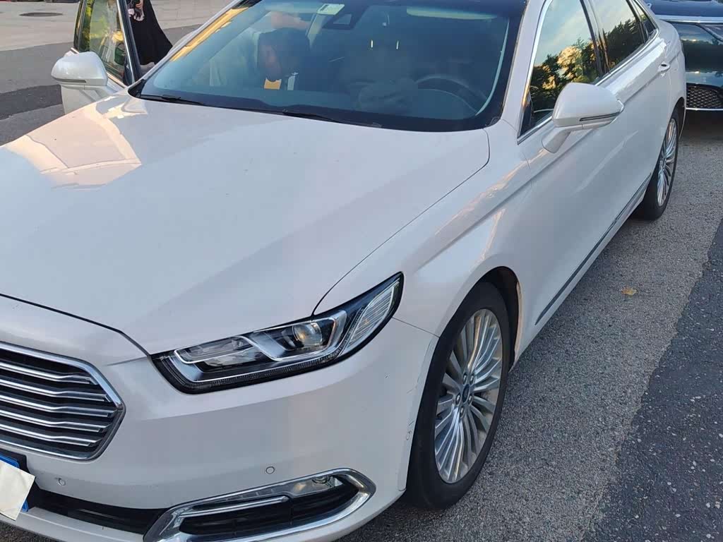 Ford Taurus