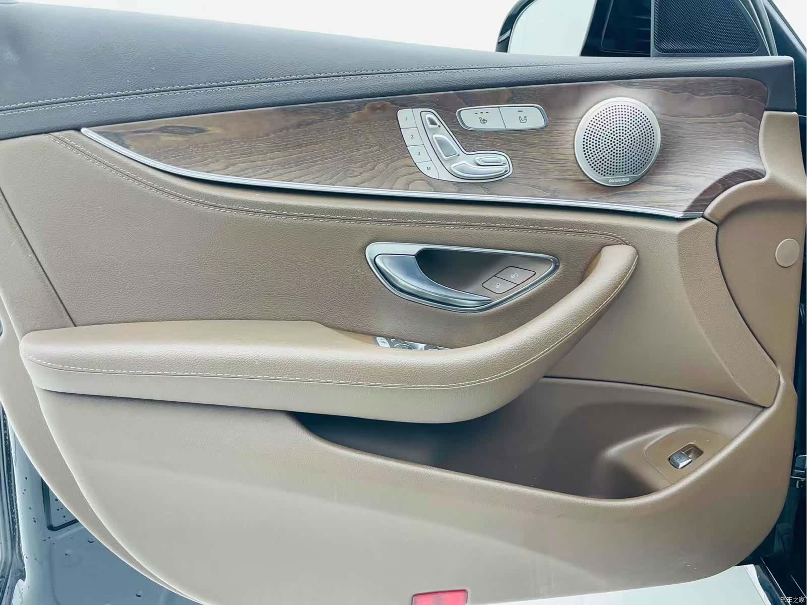 Mercedes-Benz E-Class, 2019 9
