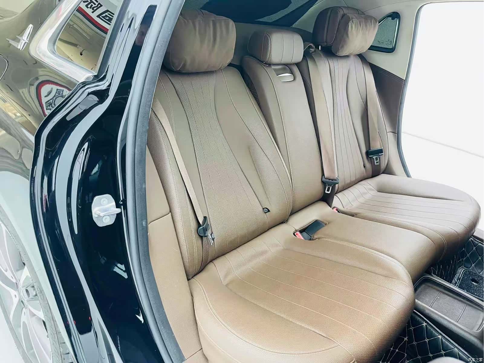 Mercedes-Benz E-Class, 2019 11