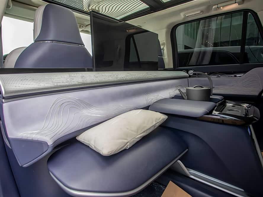 Lincoln Navigator One