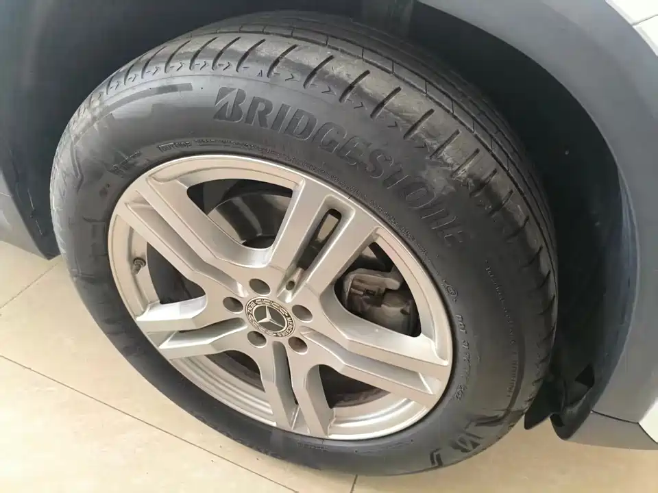 Mercedes-Benz GLA Mercedes-Benz GLA