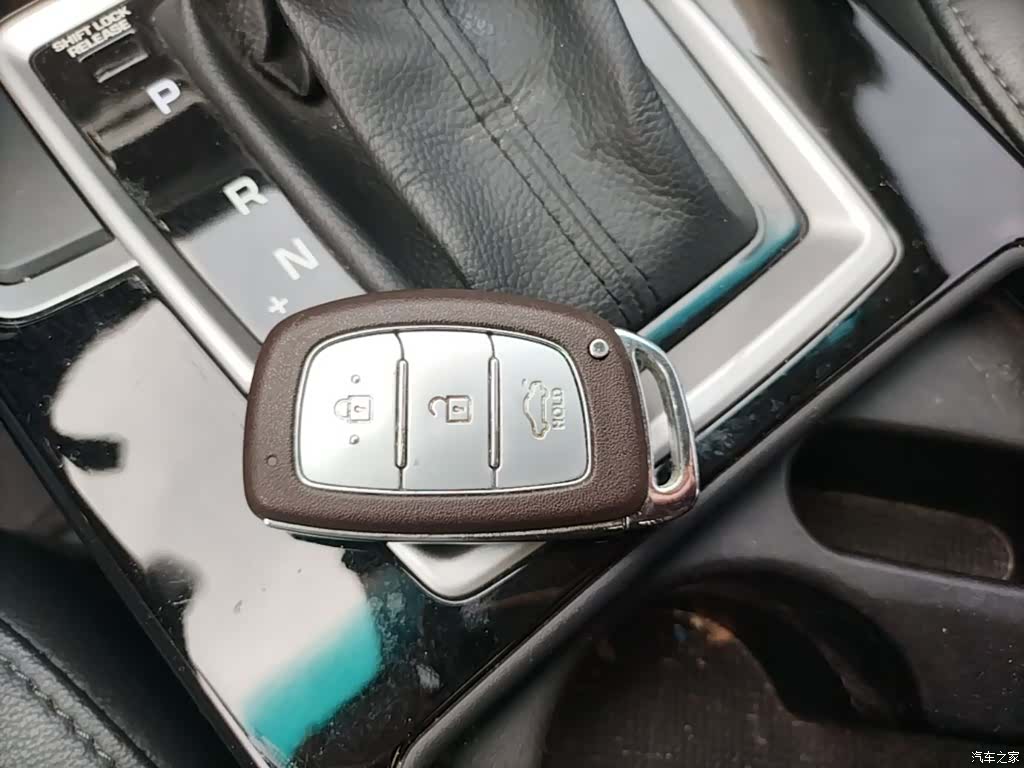Hyundai DLX, 2016 9