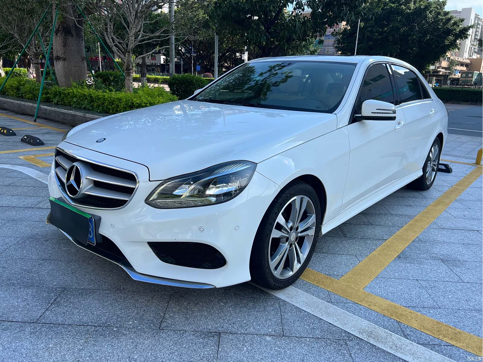 Mercedes-Benz E-Class, 2015 1