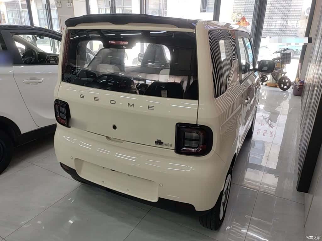 Geely Panda, 2025 7