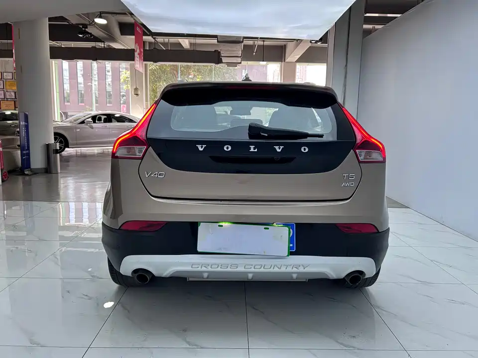 Volvo V40
