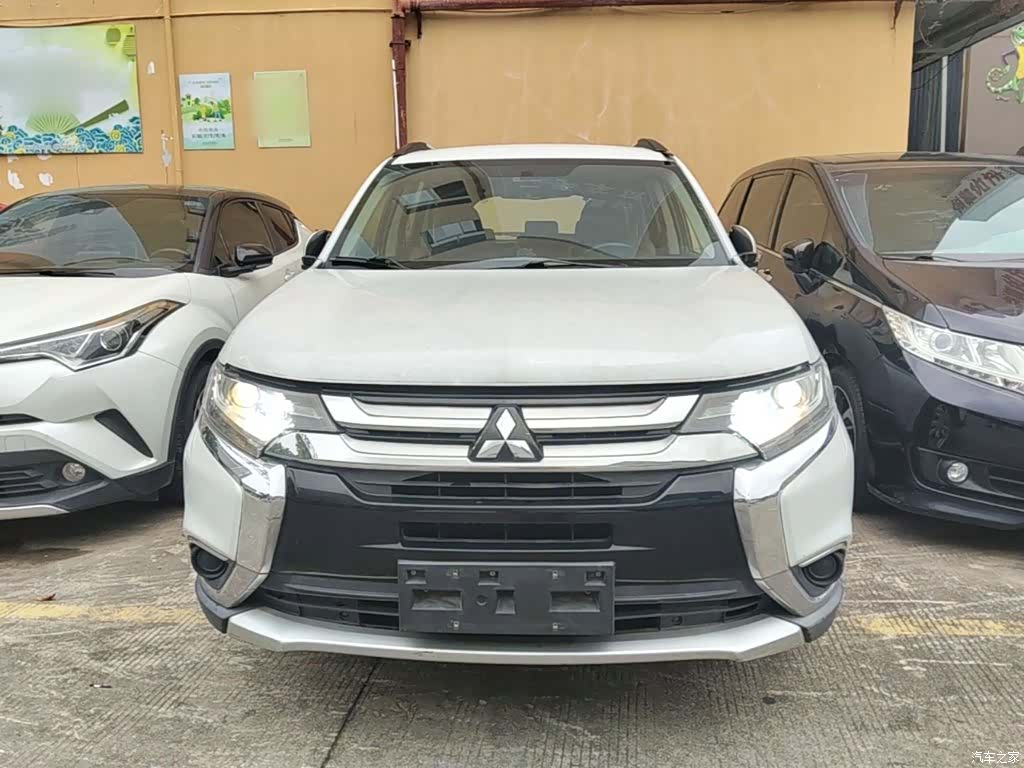Mitsubishi Outlander, 2016 3