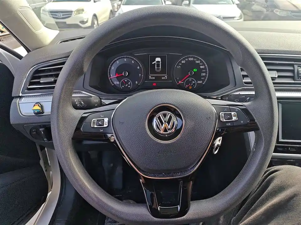 Volkswagen Lingdu