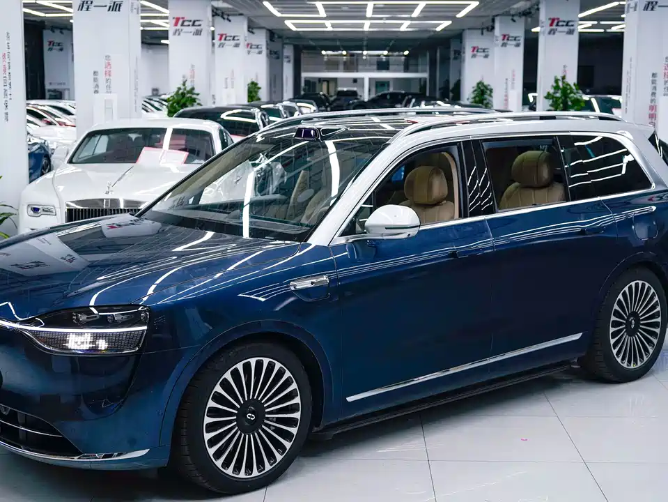 AITO Ask the world M9