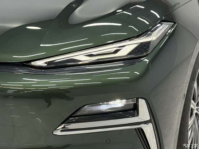 Geely 8, 2025 18
