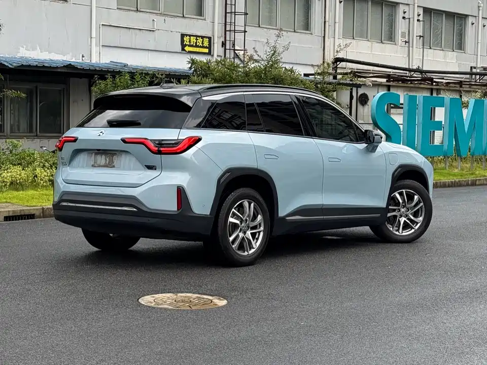 NIO ES6