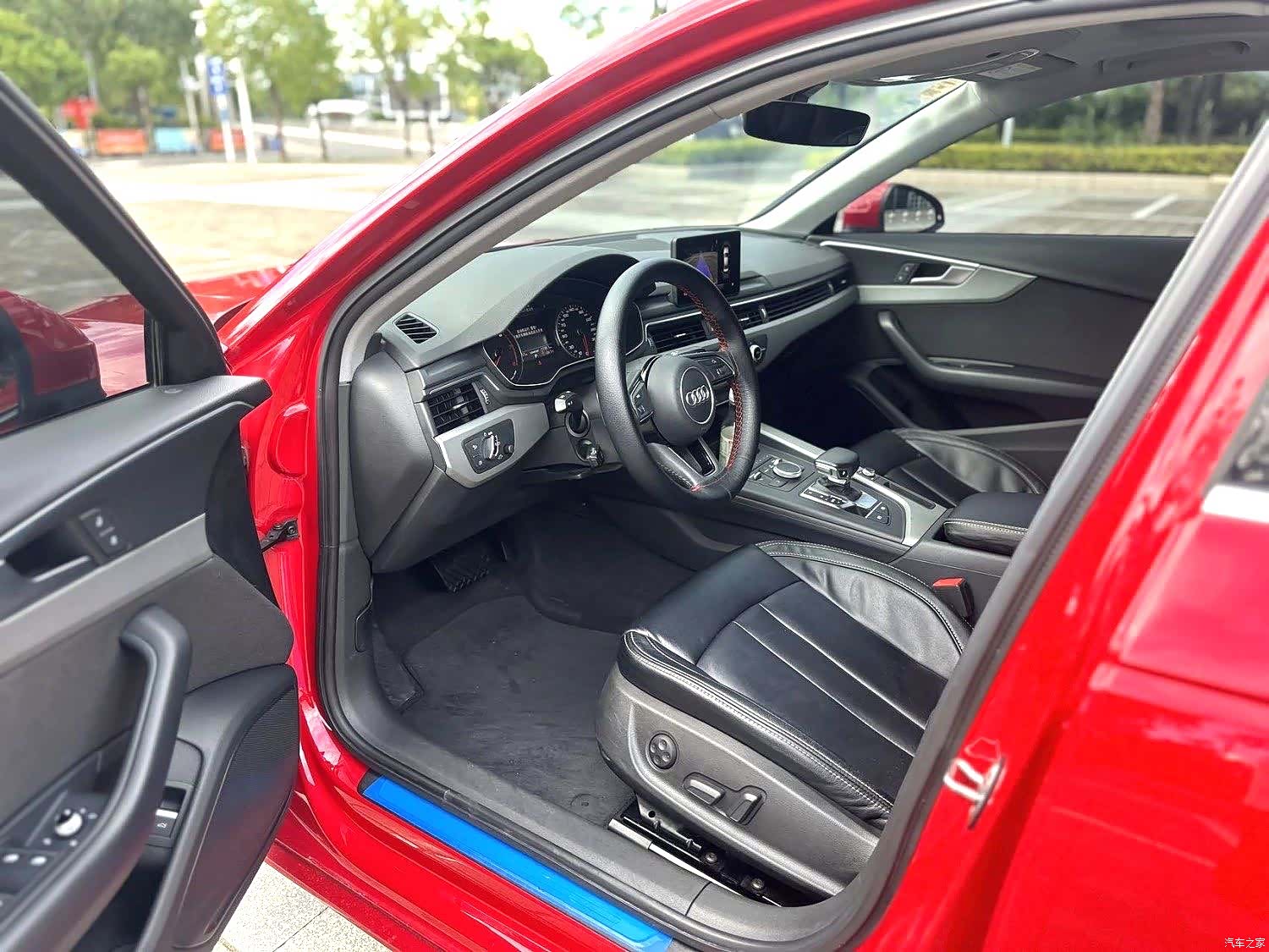 Audi A4L, 2018 все фото