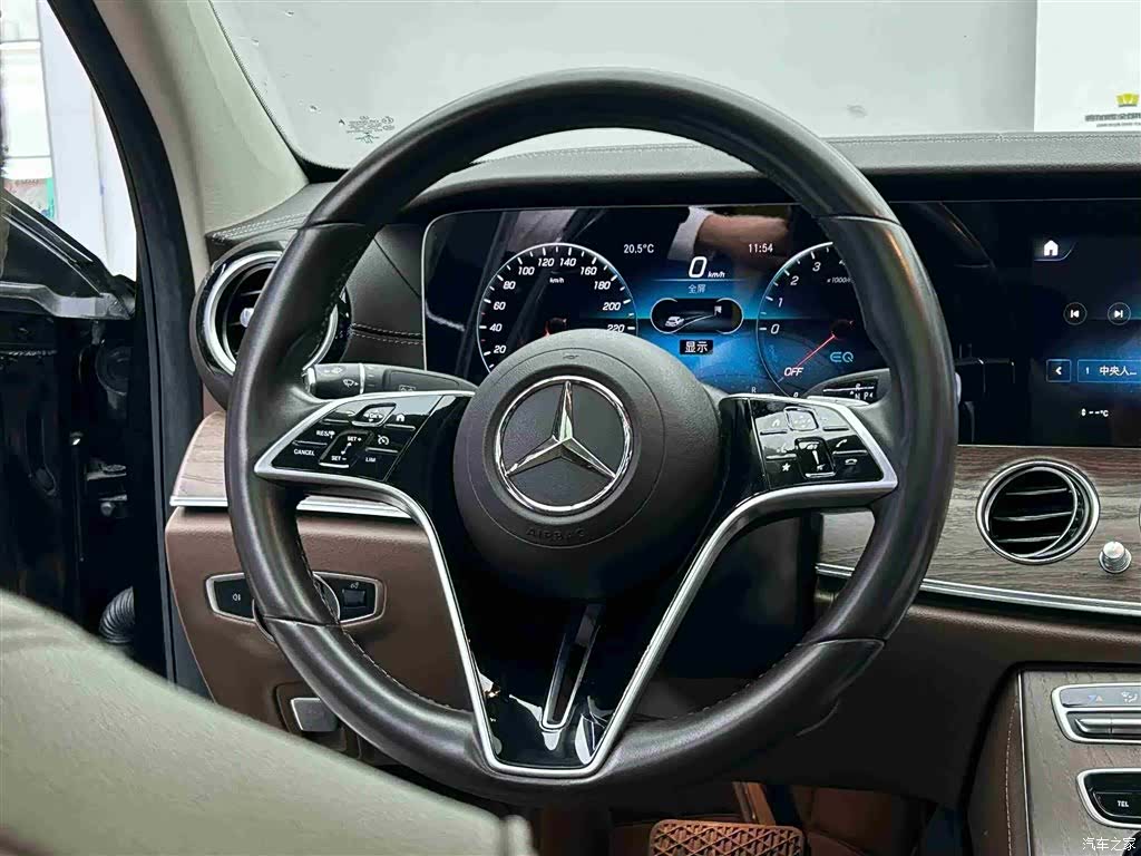 Mercedes-Benz E-Class, 2023 13