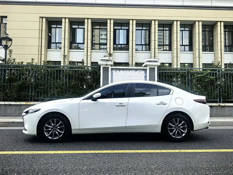Mazda 3 Angkesaila