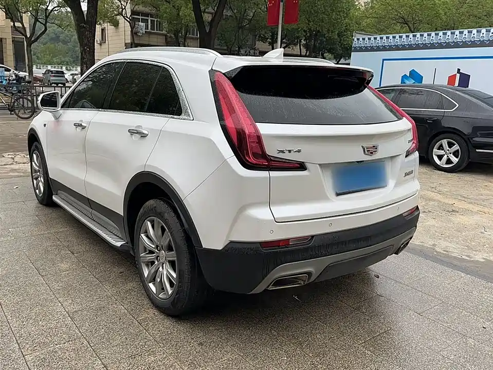 Cadillac XT4