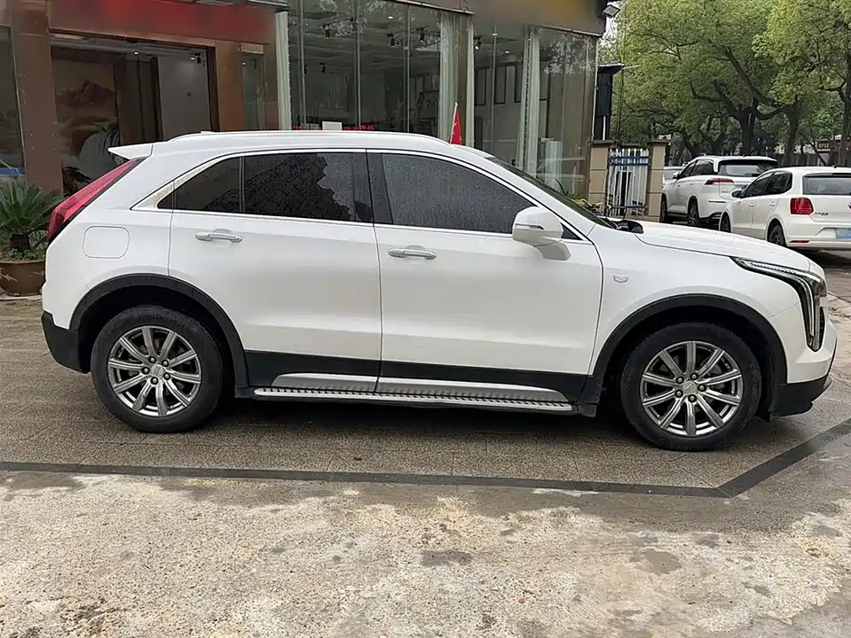 Cadillac XT4