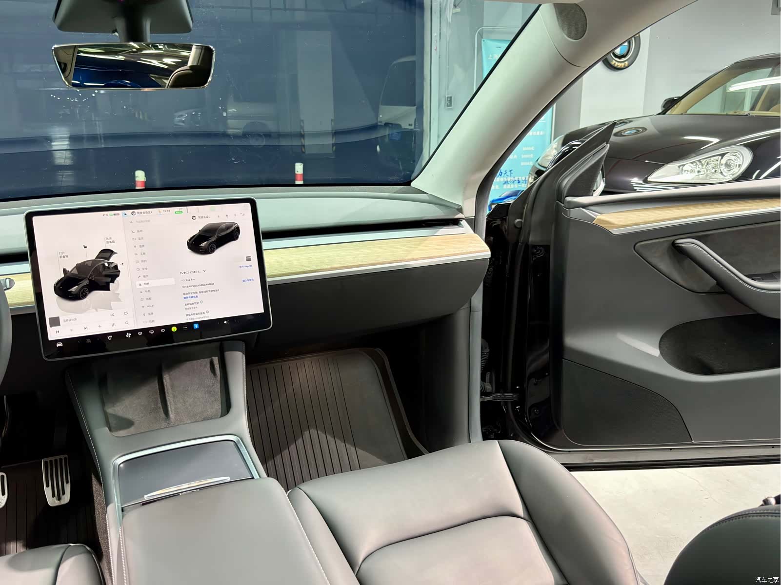 Tesla Model Y, 2022 13