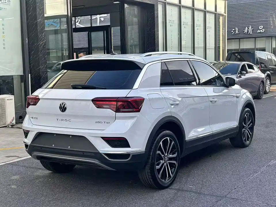 Volkswagen T-ROC exploring Songs