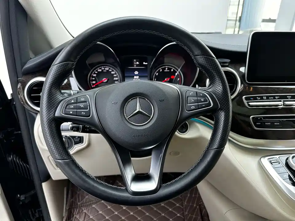 Mercedes-Benz V-class