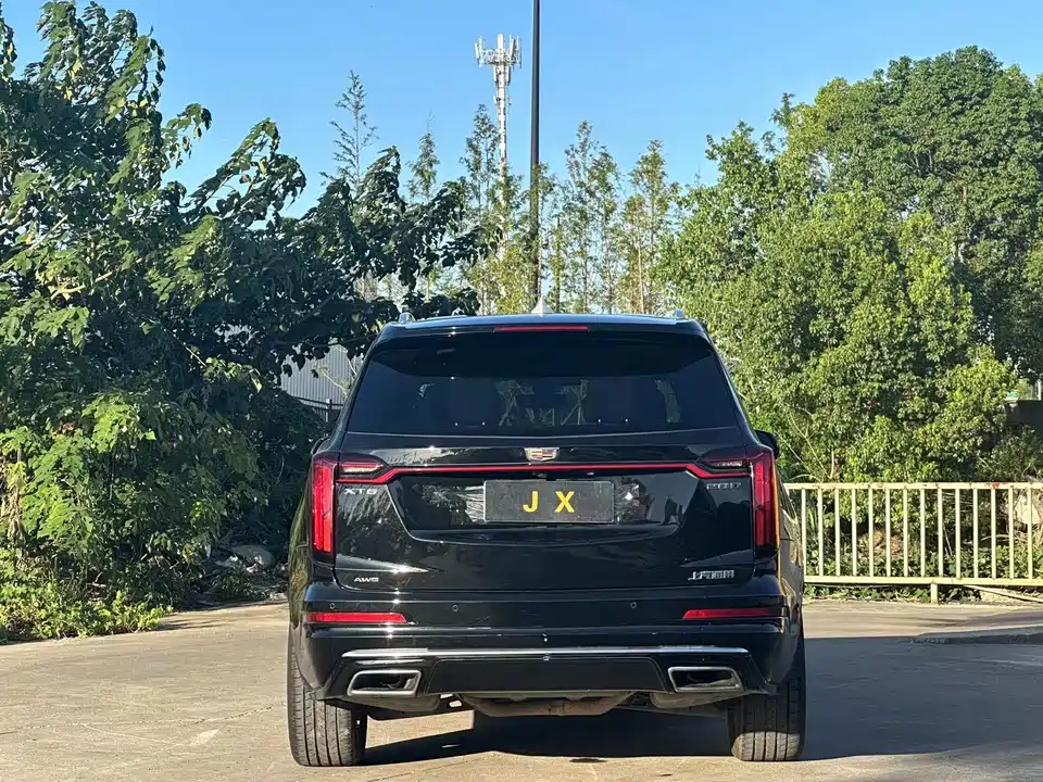 Cadillac XT6